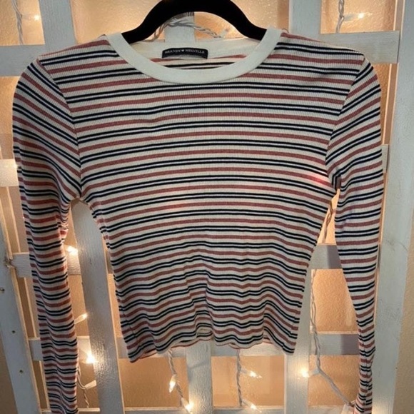 Brandy Melville long sleeve cropped shirt - Picture 3 of 5